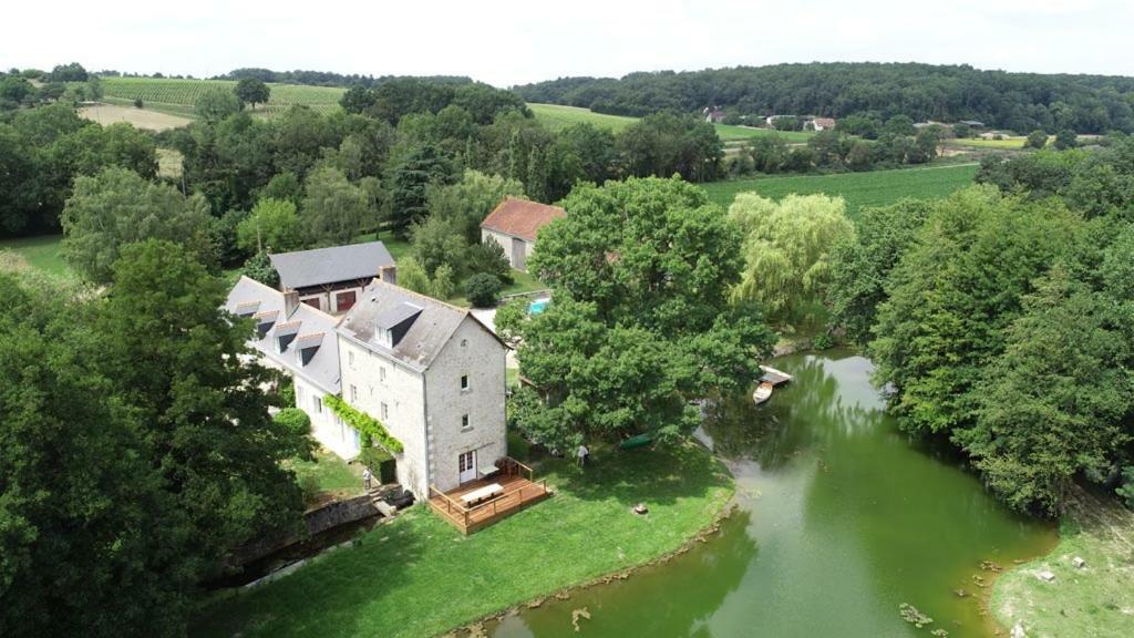 Le Moulin De Chareau Bed and Breakfast Reugny  Exteriör bild